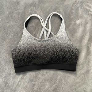 Lululemon black and white energy bra. Size 6 NWOT